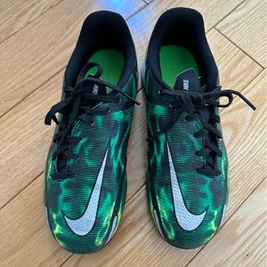 Nike - youth phantom GT2 indoor soccer boots